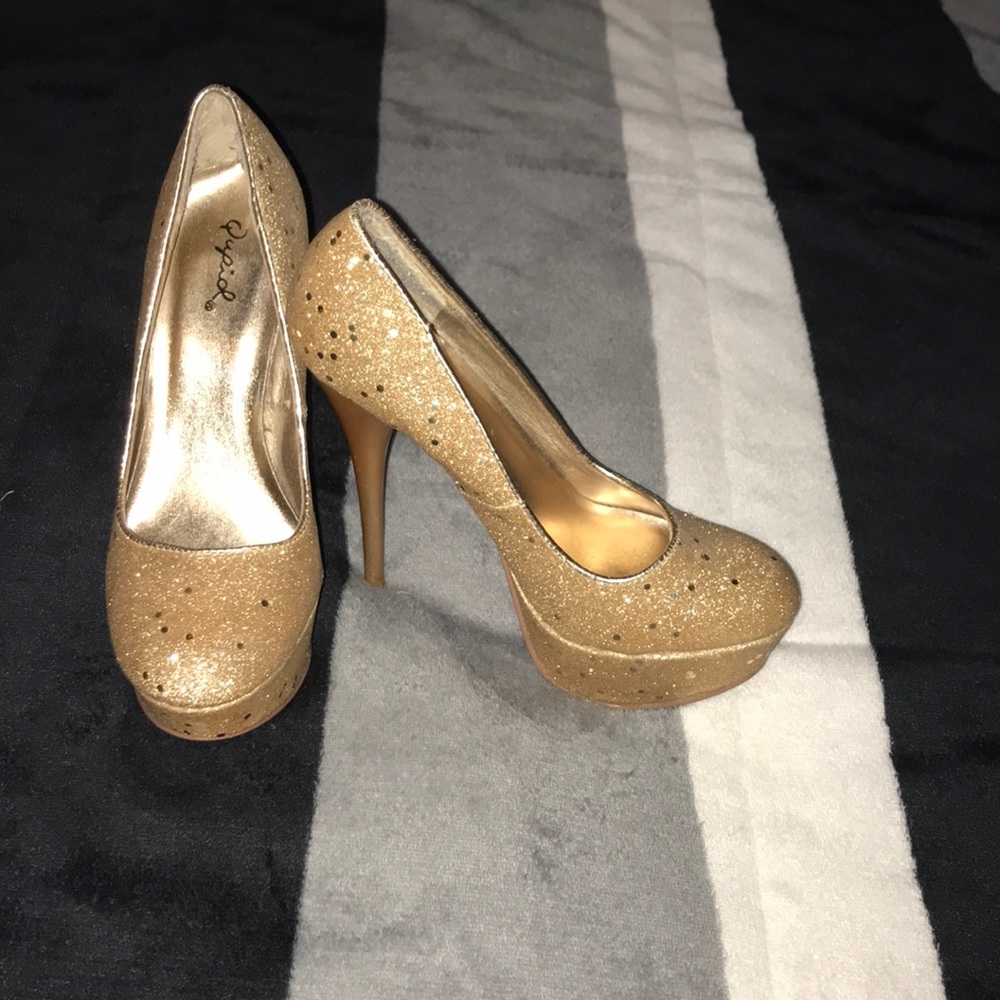 Gold Heels - Picture 2 of 2